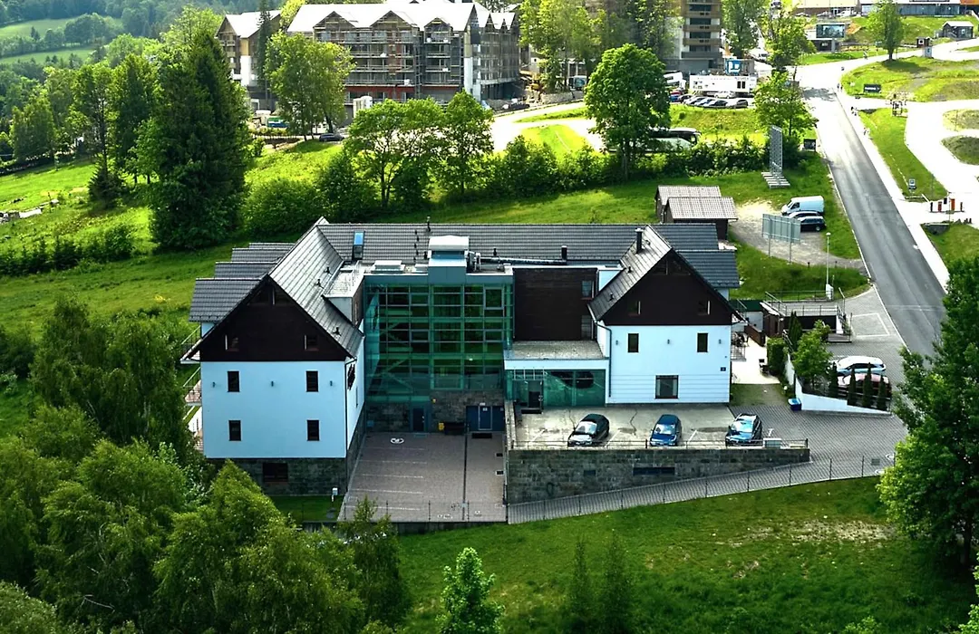 Flinski Sport X Spa, Boutique X Art-1